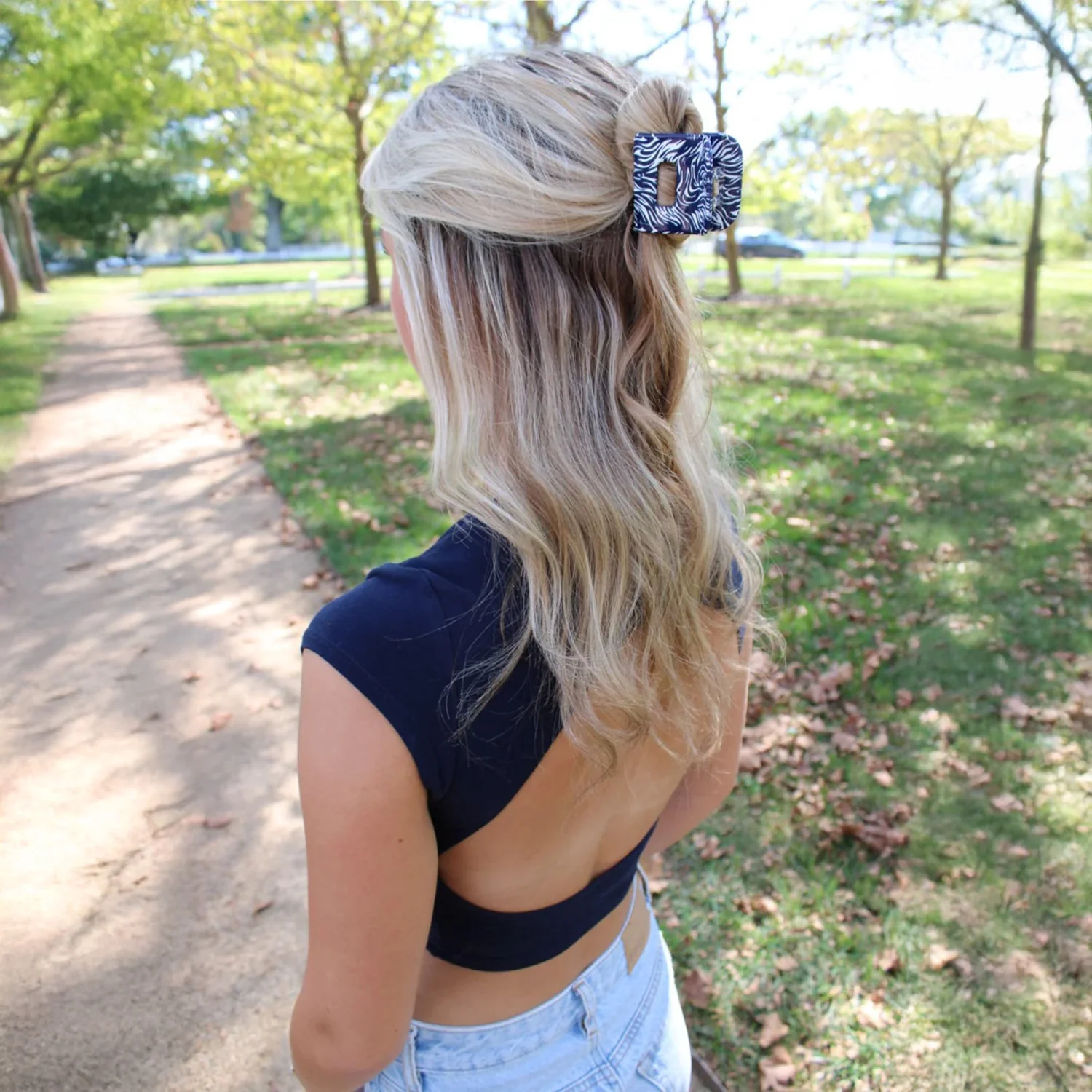 FiZZY Wild Stipe Claw Hair Clip - Image 2